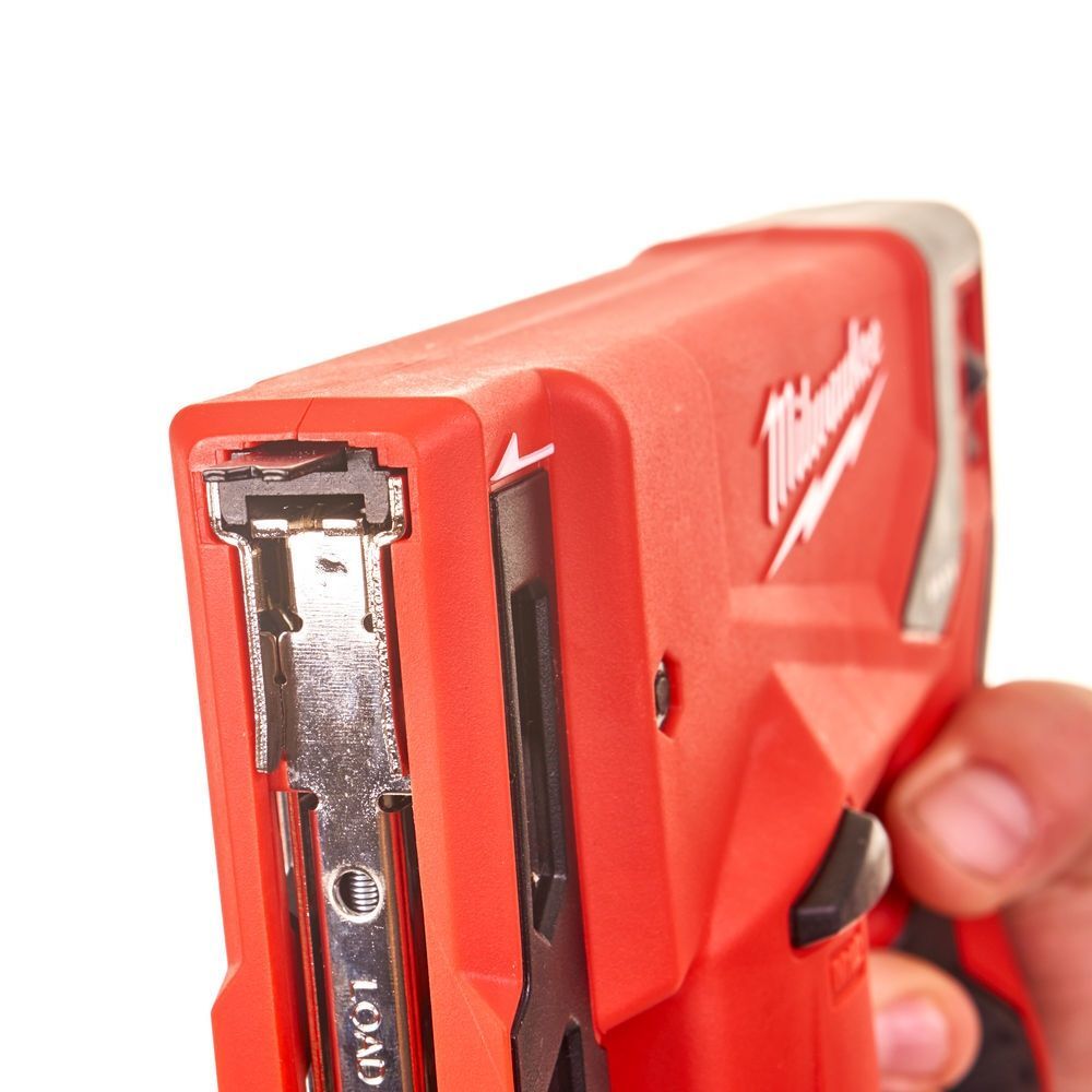 MILWAUKEE M12 BST-202X Aku sponkovačka 12V / 2,0Ah pro spony 6-14 mm - 4933459635