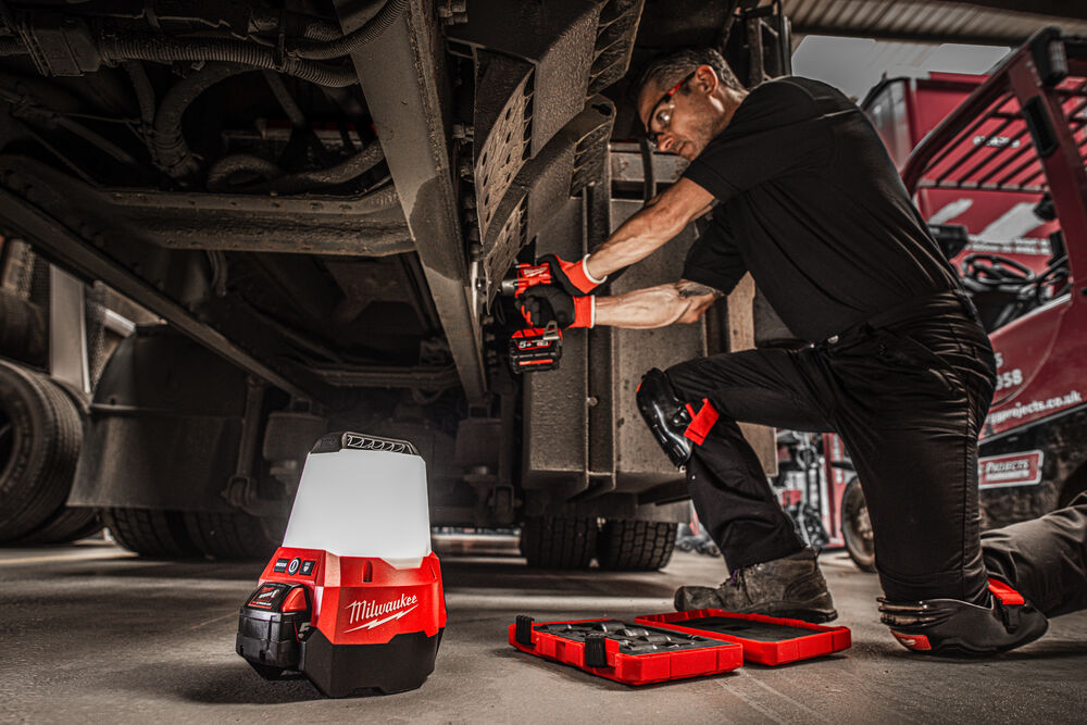 MILWAUKEE M18 TAL-0 Aku lampa 18V LED, 2200 lm (bez aku) - 4933464134