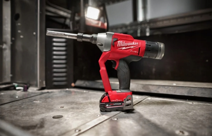 MILWAUKEE M18 ONEFLT-0X Lockbolt Aku nýtovačka 18V (bez aku) - 4933478637