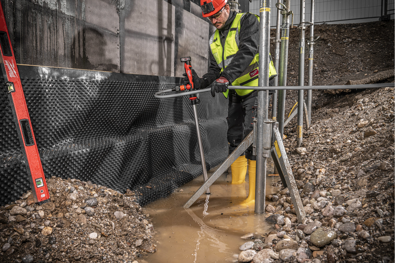 MILWAUKEE M12 BSWP-0 Aku HYDROPASS uhlíkové tyčové vodní čerpadlo 12V (bez aku)
