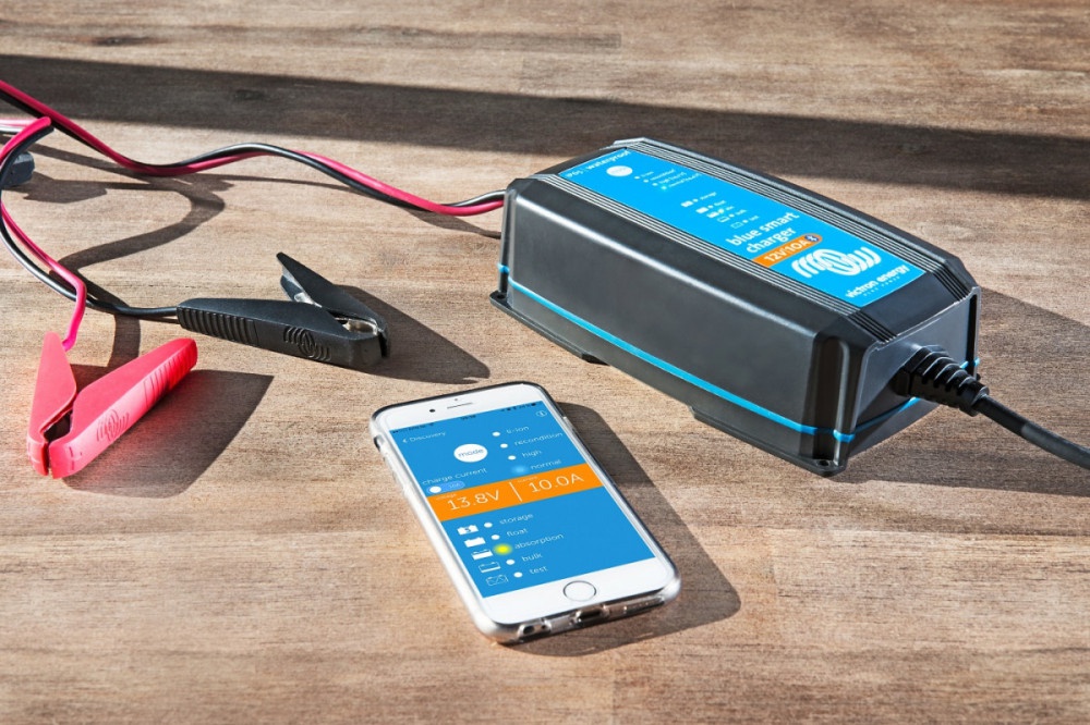 Victron Energy BLUE SMART IP65 24V/8A chytrá nabíječka s bluetooth