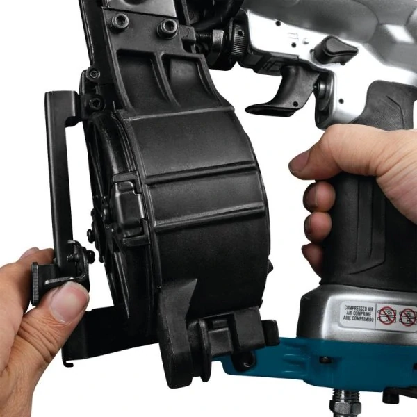 MAKITA AT638A pneu sponkovačka 15-38 mm