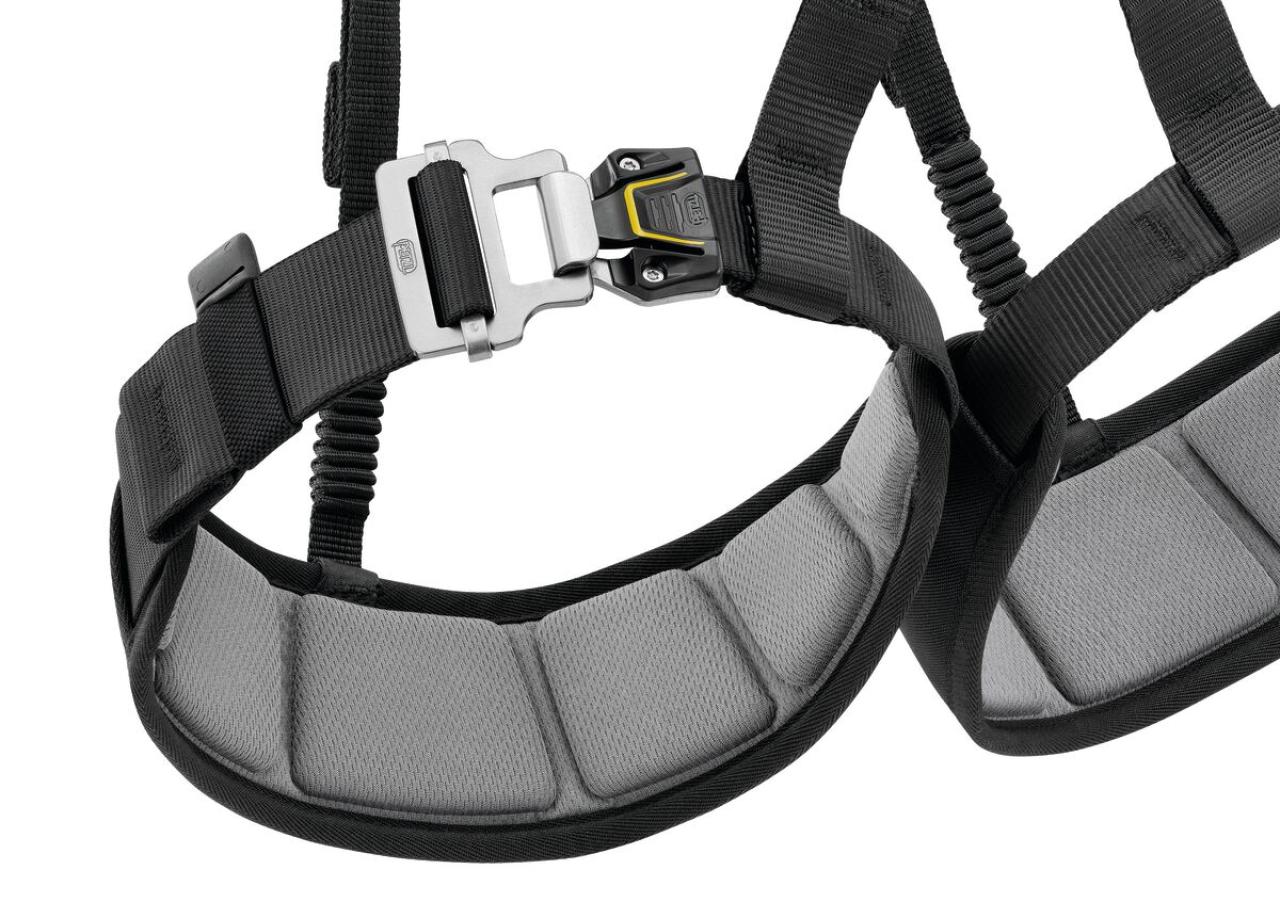 PETZL FALCON 2 nastavitelný úvazek ČERNÝ