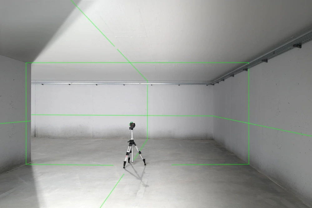SOLA PLANO 3D green RCB - křížový liniový laser + základna RCB